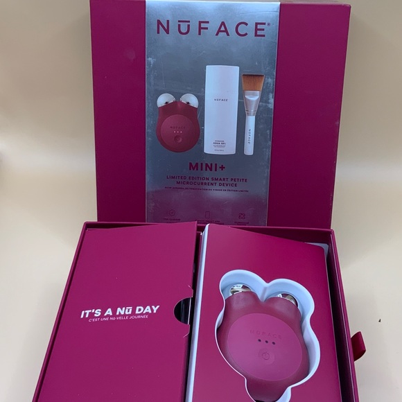 NuFace Mini+ Microcurrent Device - Deep Pink